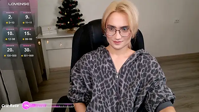 Snapshot of CuteYukiKun chatting on December 4, 5:21 pm CuteYukiKun online show from December 4, 5:21 pm