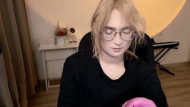 CuteYukiKun online show from May 5, 3:14 am