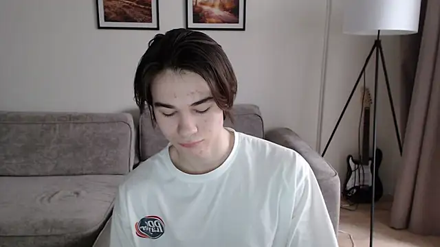 Snapshot of MarkusDean chatting on February 13, 7:24 am MarkusDean online show from February 13, 7:24 am