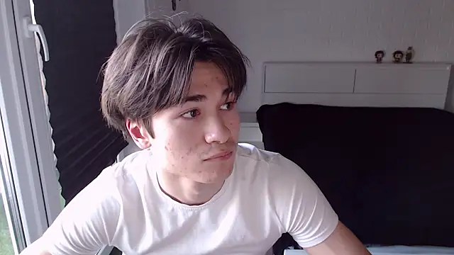 Snapshot of MarkusDean chatting on September 17, 7:21 am MarkusDean online show from September 17, 7:21 am