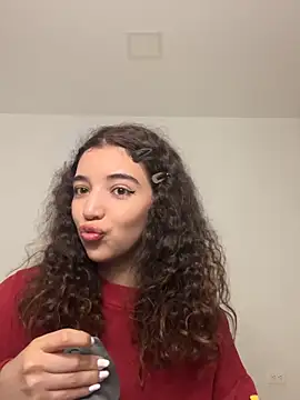 uniquerossie online show from December 5, 8:01 am