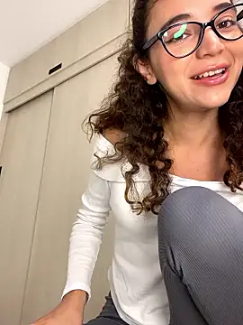 uniquerossie online show from January 15, 7:57 am