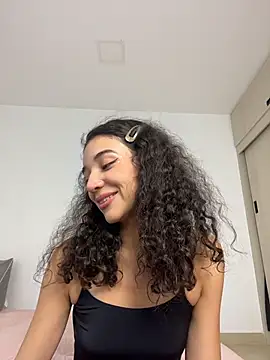Snapshot of uniquerossie chatting on February 21, 7:31 am uniquerossie online show from February 21, 7:31 am
