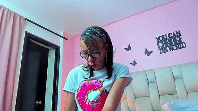 Snapshot of daniela_xue chatting on February 6, 2:44 am daniela xue online show from February 6, 2:44 am