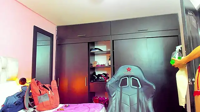 Snapshot of daniela_xue chatting on February 8, 2:26 am daniela xue online show from February 8, 2:26 am