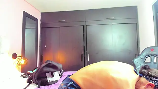 Snapshot of daniela_xue chatting on March 12, 2:30 am daniela xue online show from March 12, 2:30 am