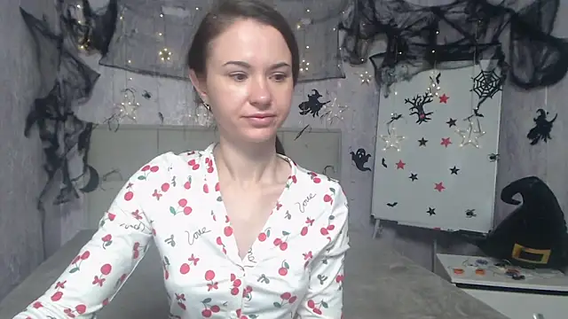 KaraCriegs online show from October 19, 5:46 pm