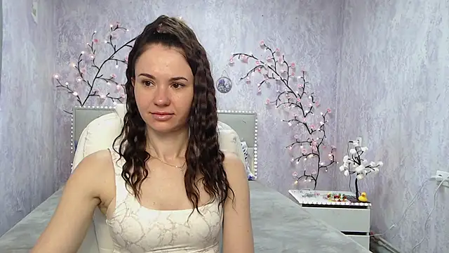 KaraCriegs online show from May 16, 5:45 pm