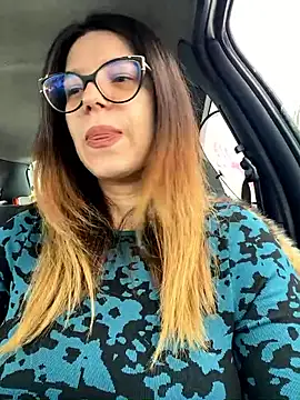 Snapshot of NadiraNoor chatting on January 8, 10:06 am NadiraNoor online show from January 8, 10:06 am