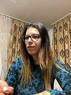 Snapshot of NadiraNoor chatting on February 1, 12:20 am NadiraNoor online show from February 1, 12:20 am