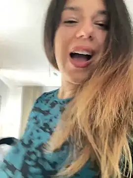 Snapshot of NadiraNoor chatting on February 18, 2:13 pm NadiraNoor online show from February 18, 2:13 pm