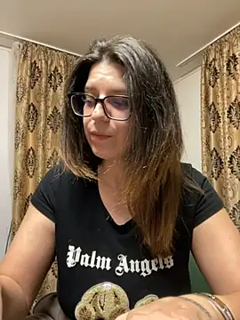 Snapshot of NadiraNoor chatting on April 3, 11:14 pm NadiraNoor online show from April 3, 11:14 pm