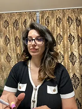 Snapshot of NadiraNoor chatting on May 14, 3:24 am NadiraNoor online show from May 14, 3:24 am
