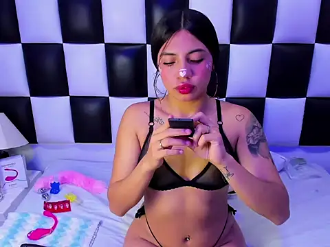 Snapshot of arianaa_tompsoon chatting on October 30, 2:24 am arianaa tompsoon online show from October 30, 2:24 am