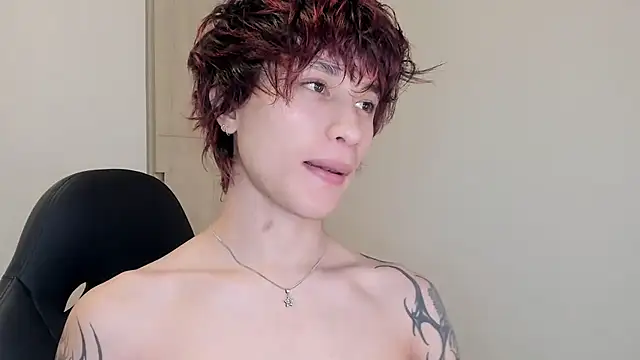 Snapshot of liamelf chatting on February 20, 7:10 am liamelf online show from February 20, 7:10 am