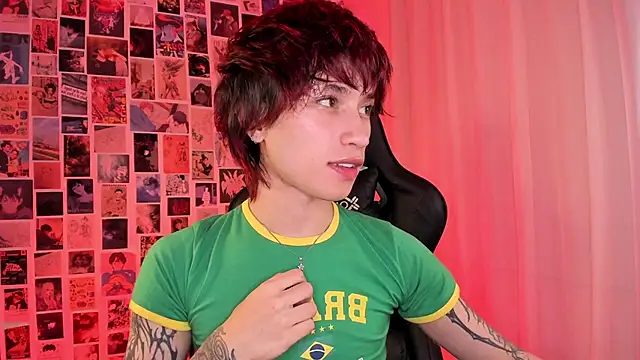 Snapshot of liamelf chatting on February 26, 6:34 am liamelf online show from February 26, 6:34 am