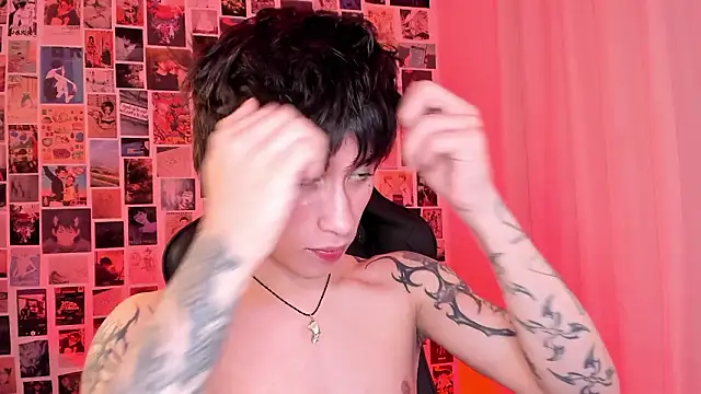 Snapshot of liamelf chatting on March 13, 5:03 am liamelf online show from March 13, 5:03 am