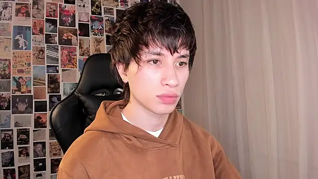 Snapshot of liamelf chatting on March 17, 5:11 am liamelf online show from March 17, 5:11 am