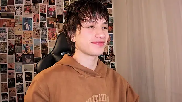 Snapshot of liamelf chatting on March 18, 5:21 am liamelf online show from March 18, 5:21 am