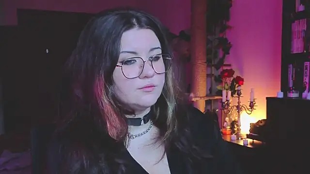 Laura Karamazov online show from June 24, 8:24 am