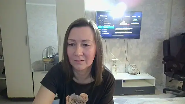 Snapshot of WindChristy chatting on February 1, 2:24 pm WindChristy online show from February 1, 2:24 pm