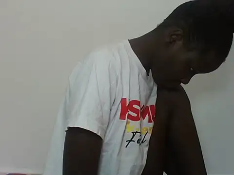 Snapshot of Creamy_Hotpussy25 chatting on September 24, 4:16 am Creamy Hotpussy25 online show from September 24, 4:16 am