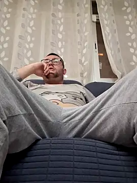 Javier bear online show from April 1, 9:12 pm