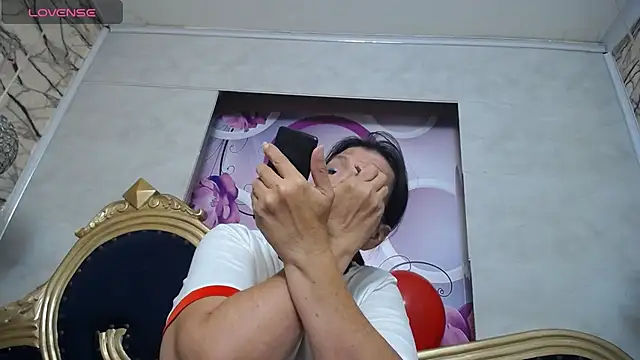 Snapshot of karito_mature17 chatting on November 24, 11:10 am karito mature17 online show from November 24, 11:10 am