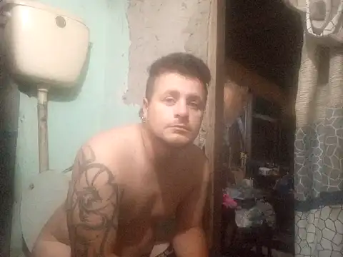 Snapshot of TusOjitosClaros69 chatting on December 21, 5:03 am TusOjitosClaros69 online show from December 21, 5:03 am