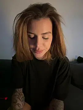 EmiliaCatalina online show from February 14, 2:52 am