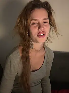 EmiliaCatalina online show from March 5, 11:12 pm