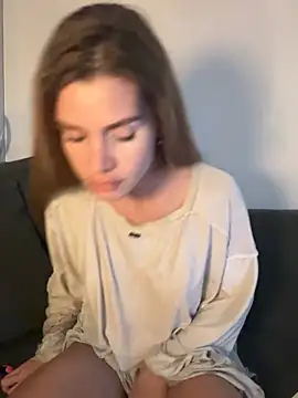 EmiliaCatalina online show from March 19, 11:31 pm