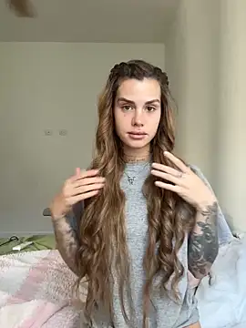 EmiliaCatalina online show from May 2, 8:03 pm