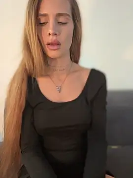 EmiliaCatalina online show from June 27, 7:08 pm