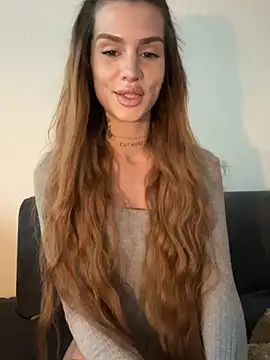EmiliaCatalina online show from July 4, 8:37 pm