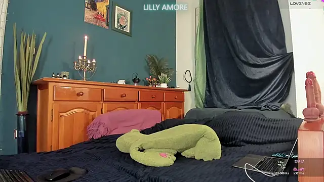 LillyAmore online show from May 23, 5:06 pm