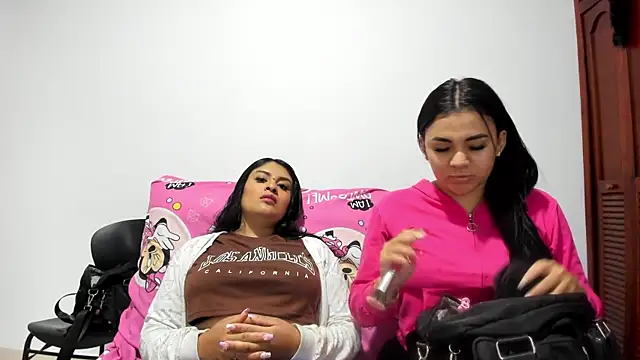 Snapshot of youlittle_perverts chatting on December 12, 1:06 pm youlittle perverts online show from December 12, 1:06 pm