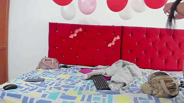 Snapshot of youlittle_perverts chatting on February 19, 4:11 pm youlittle perverts online show from February 19, 4:11 pm