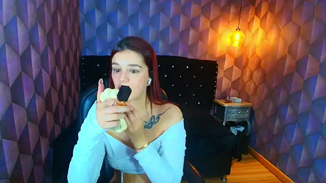 LiaHarryis online show from September 27, 7:30 pm