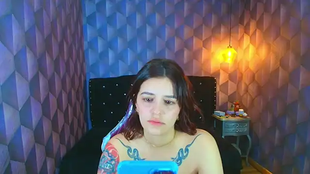 LiaHarryis online show from March 12, 7:20 pm