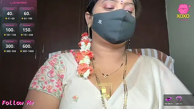 Snapshot of vani-09 chatting on April 7, 8:26 am vani-09 online show from April 7, 8:26 am