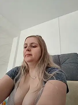 Lady nice cat online show from May 16, 5:59 am