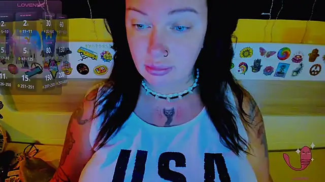 Snapshot of EllieOz chatting on September 18, 4:42 pm EllieOz online show from September 18, 4:42 pm