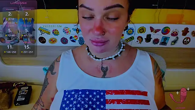 Snapshot of EllieOz chatting on September 26, 11:25 am EllieOz online show from September 26, 11:25 am