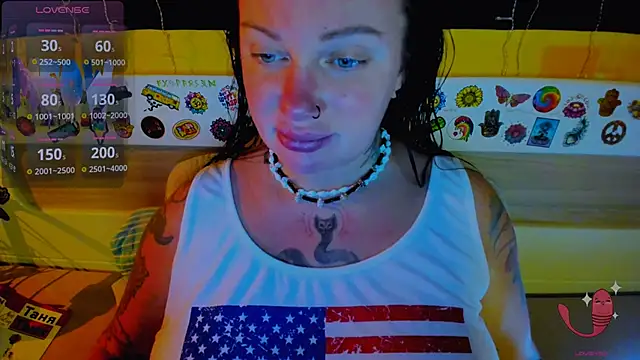 Snapshot of EllieOz chatting on October 30, 4:52 pm EllieOz online show from October 30, 4:52 pm