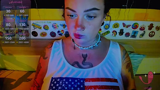 Snapshot of EllieOz chatting on November 1, 3:36 pm EllieOz online show from November 1, 3:36 pm