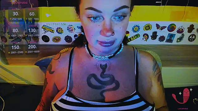 EllieOz online show from January 6, 3:27 pm