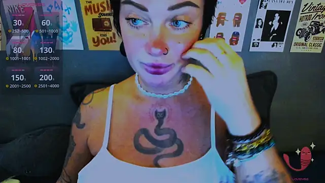 EllieOz online show from May 4, 3:30 pm