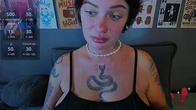 EllieOz online show from June 22, 4:59 pm