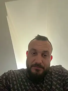 cosmin9000 online show from May 17, 9:28 am